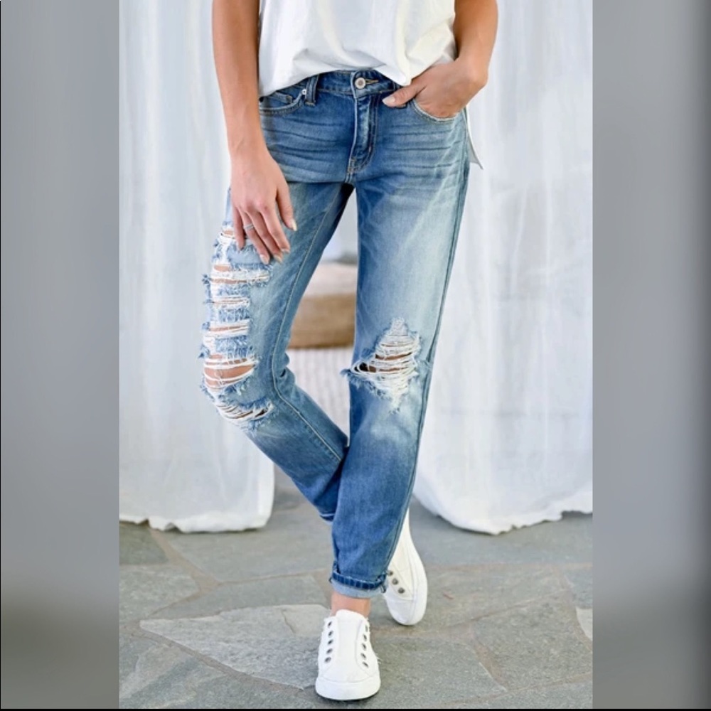 NWT, KAN CAN ALI BOYFRIEND JEANS - MEDIUM WASH